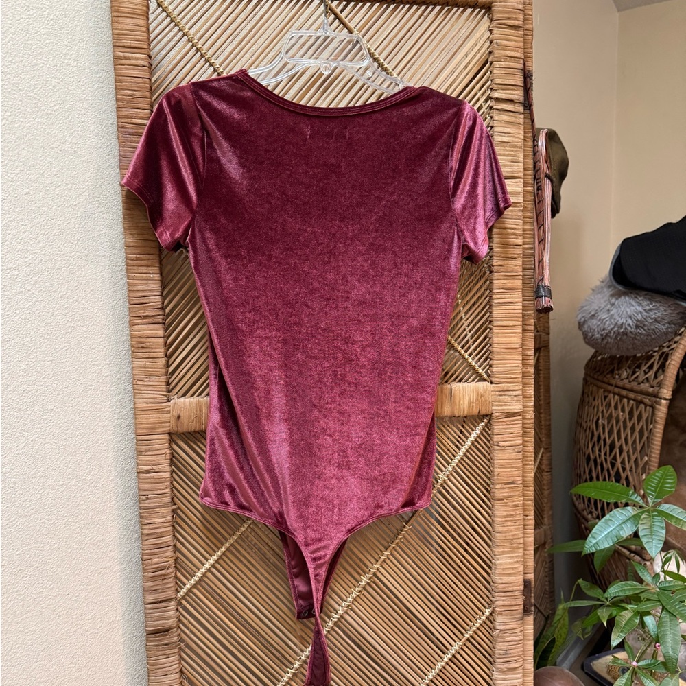 Hollister Burgundy Velvet Ruched Fitted Bodysuit - Picture 3 of 3